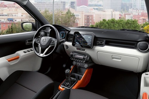 Bild vom Suzuki Ignis 2017 das Micro-SUV von Suzuki Blick in den Innenraum und Cockpit Bildquelle: suzuki.de