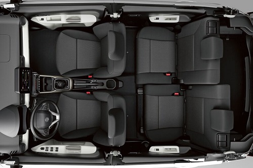 Bild vom Suzuki Ignis 2017 das Micro-SUV von Suzuki Blick in den Innenraum Bildquelle: suzuki.de