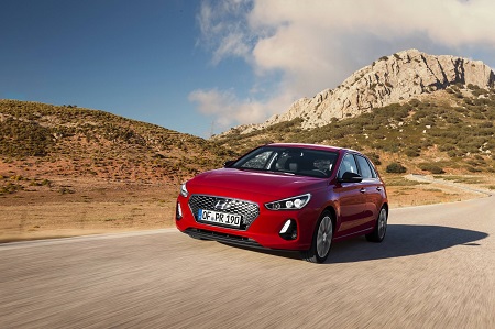 Bild vom neuen Hyundai i30 2017 Frontansicht und Seitenansicht Bildquelle: hyundai.de