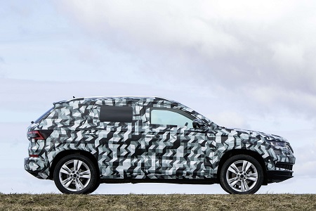 Bild vom neuen Skoda Karoq Kompakt-SUV, Nachfolger des Yeti Seitenansicht Bildquelle: skoda-presse.de