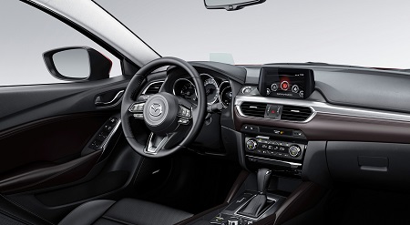 Cockpit und Armaturen im Mazda 6 Kombi 2017