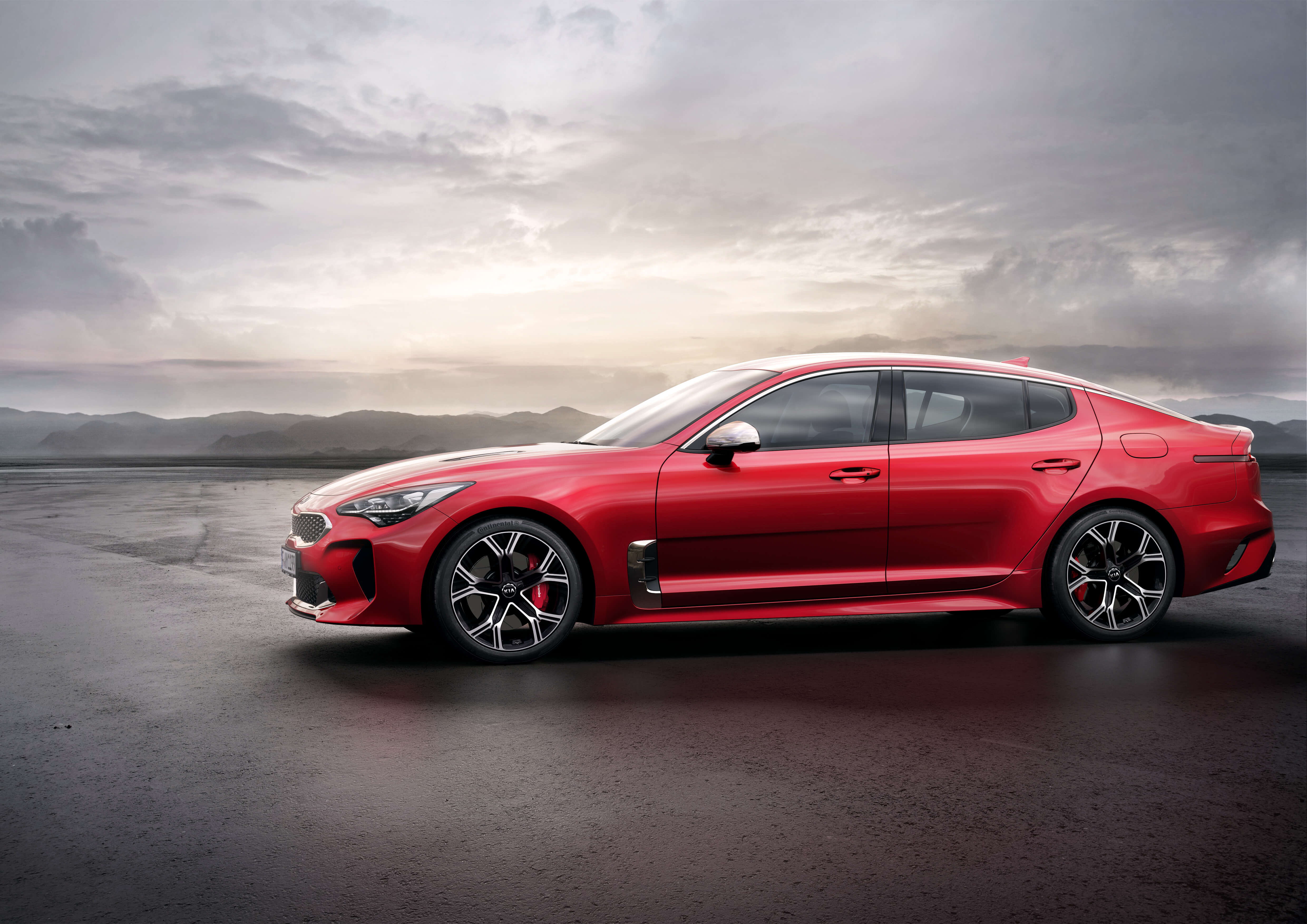 Kia Stinger Erfahrungen Seitenansicht vom Sportcoupe Bildquelle: press.kia.com