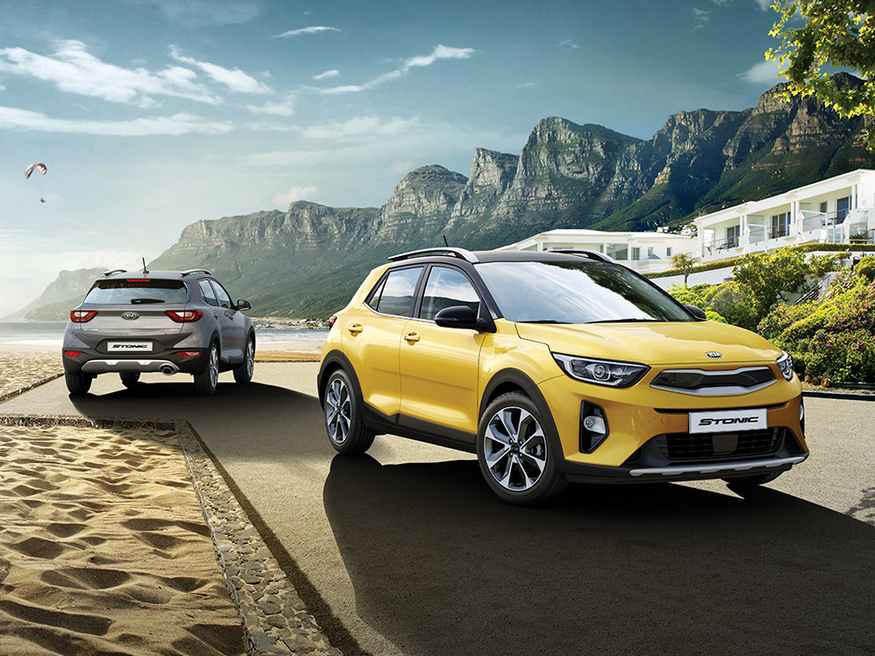 Kia Stonic Erfahrungen Bild von der Front und Heckansicht Bildquelle: kia.com