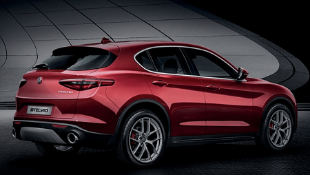 Stelvio Erfahrungsbericht Bild vom Heck und der Seite des neuen SUV von Alfa, der Stelvio Bildquelle: alfaromeo.de