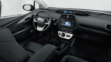 Toyota Prius 4 Erfahrungsbericht Erfahrungen zum Prius IV Bild vom Innenraum des Prius Bildquelle: toyota.de