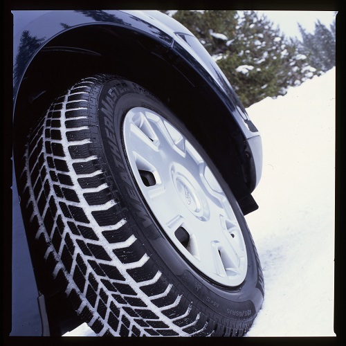 Wintertipps fürs Auto Winterreifen im Einsatz Bildquelle: CooperTire